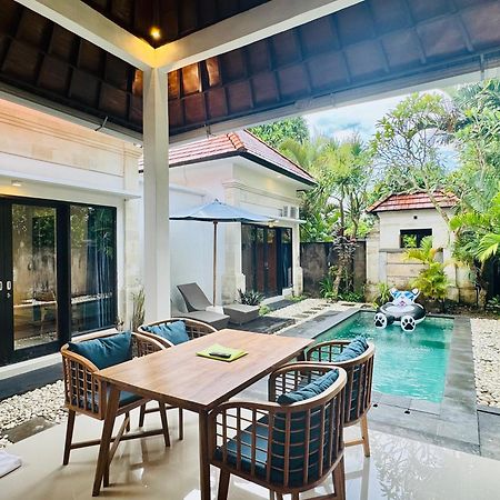 Villa Banua Seminyak Buitenkant foto